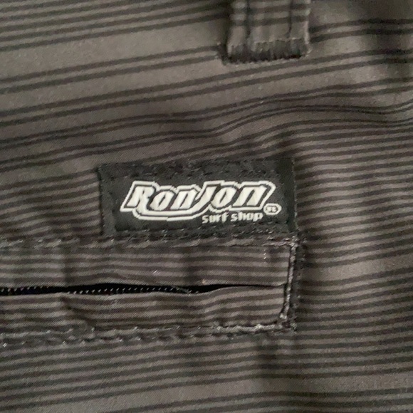 3 pairs of like new board shorts Volcom & RonJon! - Picture 14 of 16